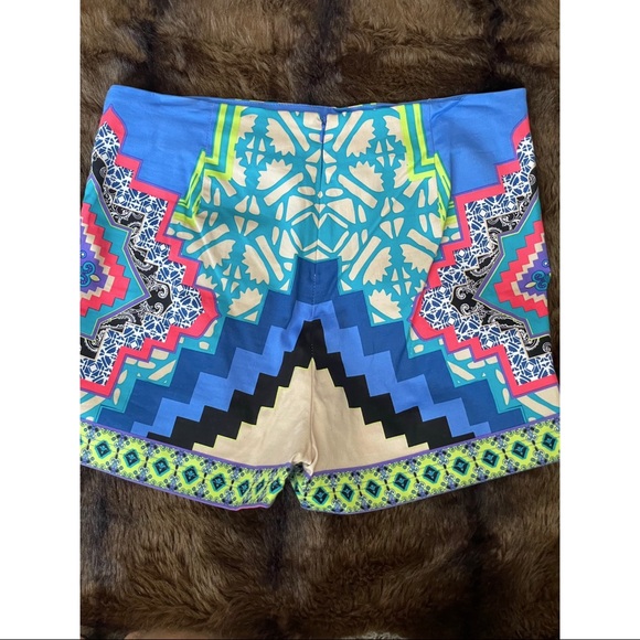 Aztec tropical shorts - Picture 2 of 2
